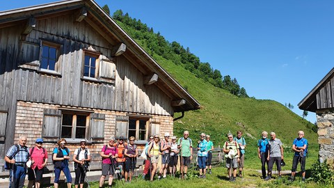 Alpwanderung der Alpenverein Senioren in Laterns