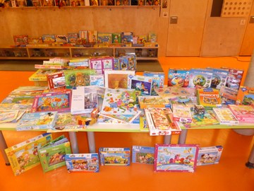 Spielzeug- und Bücherbörse für "kleine und große" Kinder