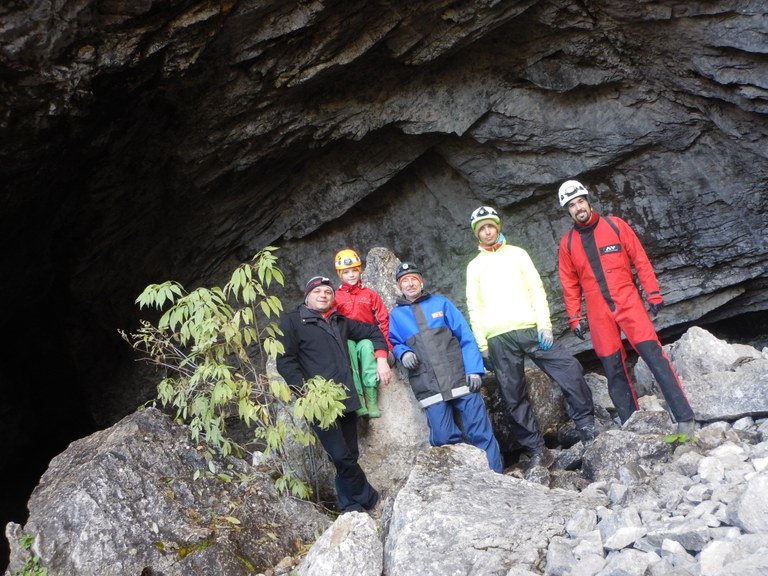 Die Höhlen-Crew