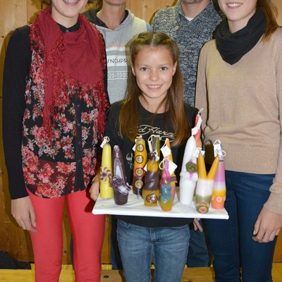 Familie Vorhauer aus Weiler mit den selbst gezogenen Kerzen.JPG