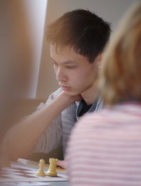 Schachrallye - Rankweiler SchachspielerInnen zeigen auf